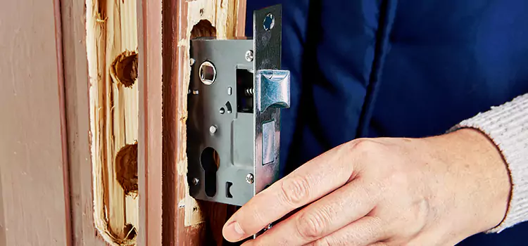 Garage Door Lock Replacement North Bay Shore